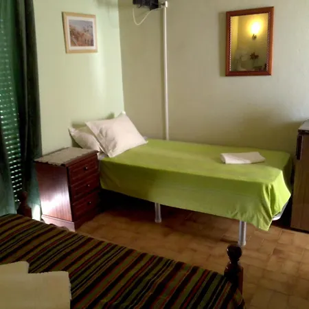 Guest House Pacifica-3